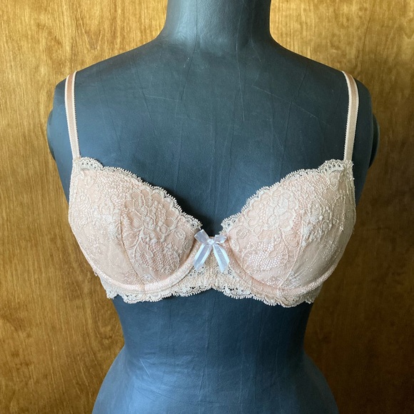 Victoria’s Secret VS Dream Angels Lace Demi Bra in Beige and Pink 34B EUC - Picture 4 of 4